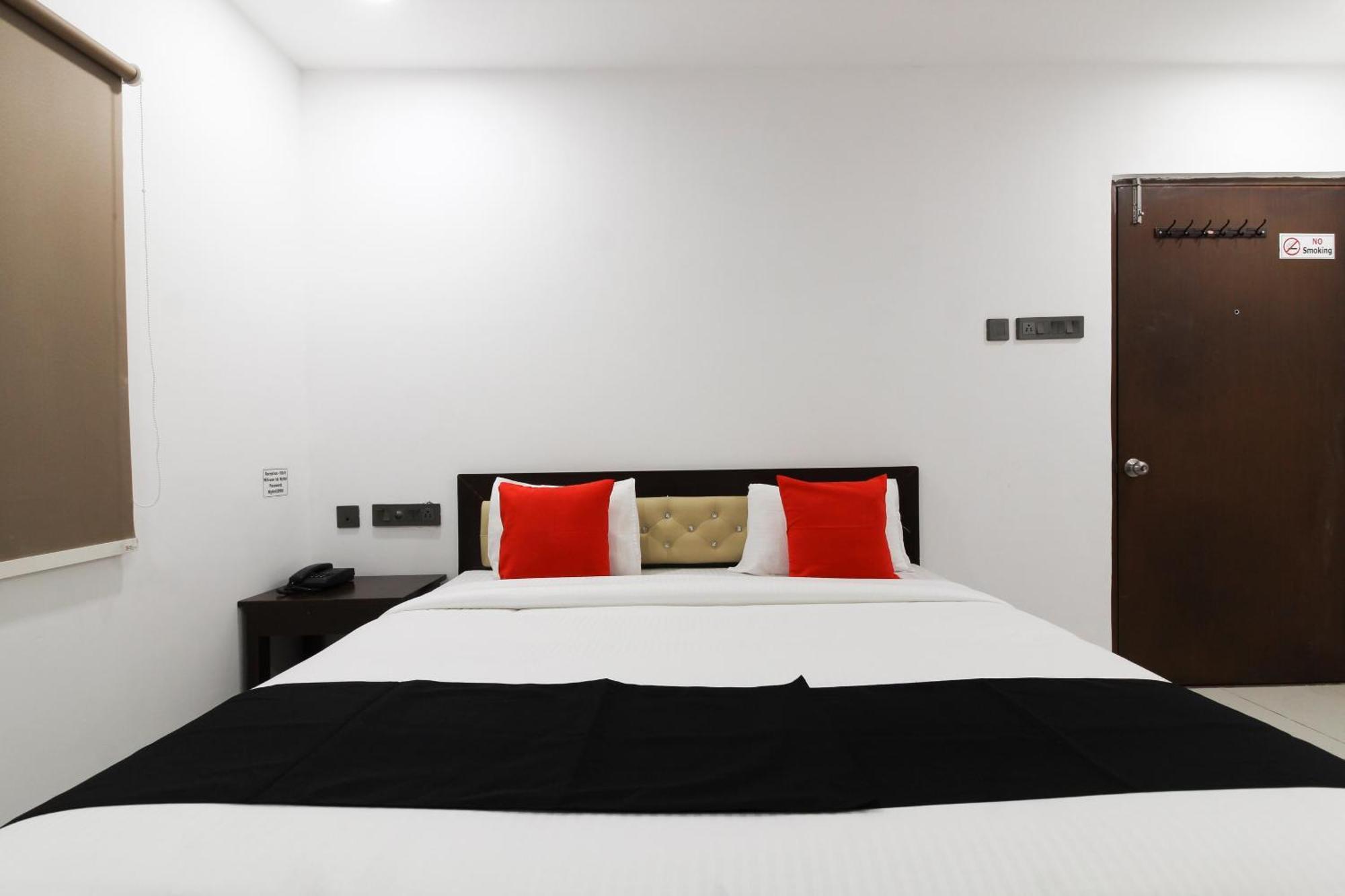 Super Mythri Hotel Near By Ecil, As Rao Nagar, Sainikpuri Maula Ali Kültér fotó