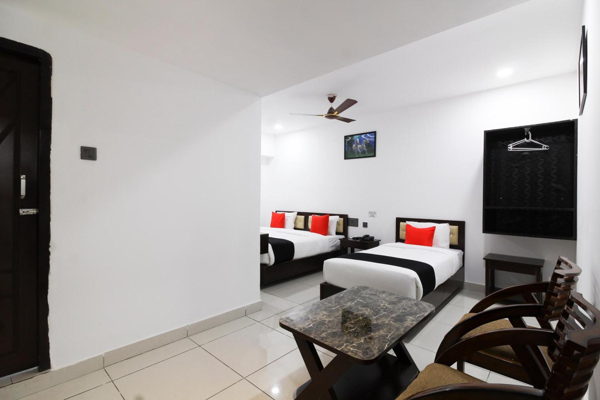 Super Mythri Hotel Near By Ecil, As Rao Nagar, Sainikpuri Maula Ali Kültér fotó