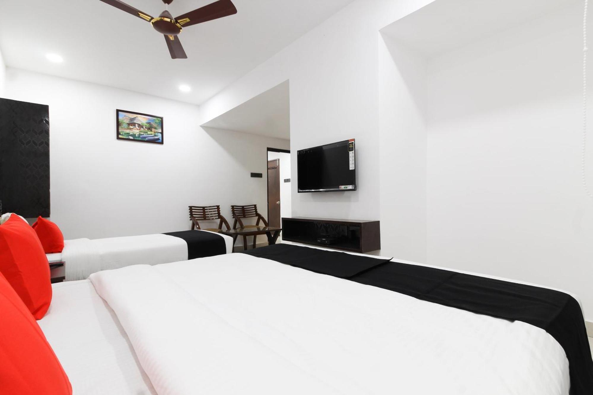 Super Mythri Hotel Near By Ecil, As Rao Nagar, Sainikpuri Maula Ali Kültér fotó